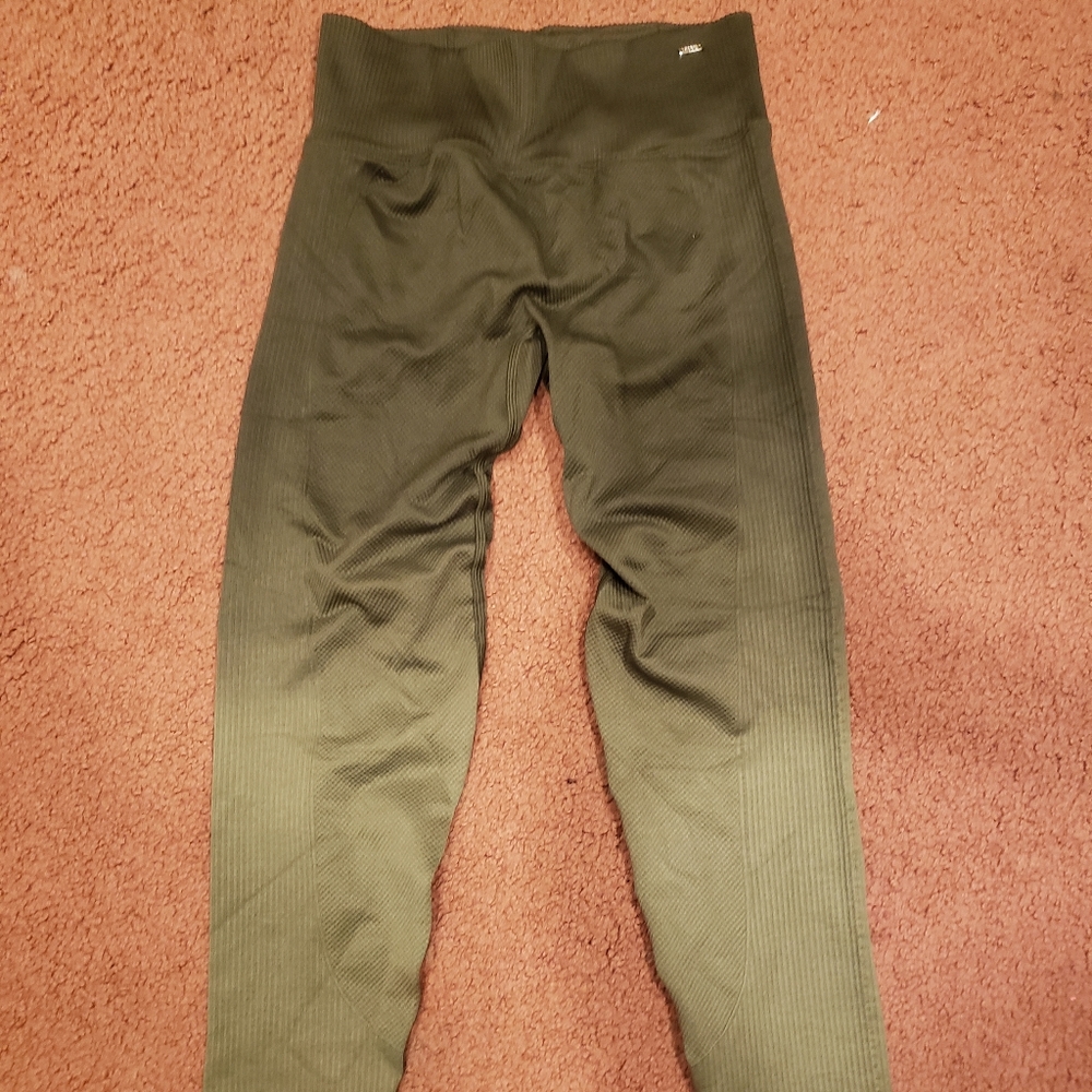 New Victoria's secret Pink "army green" leggings..size small
